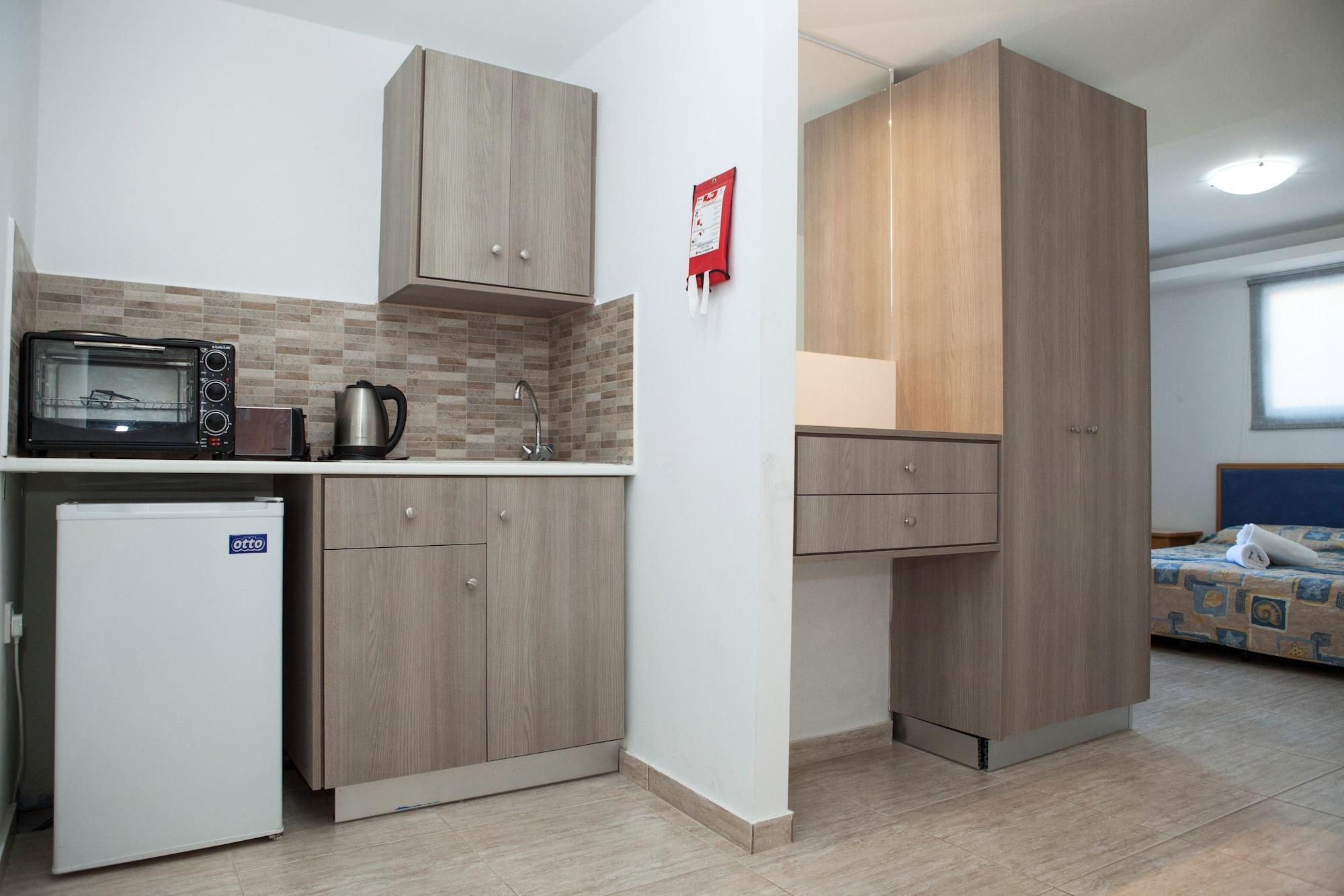 Alecos Hotel Apartments Пафос Екстер'єр фото