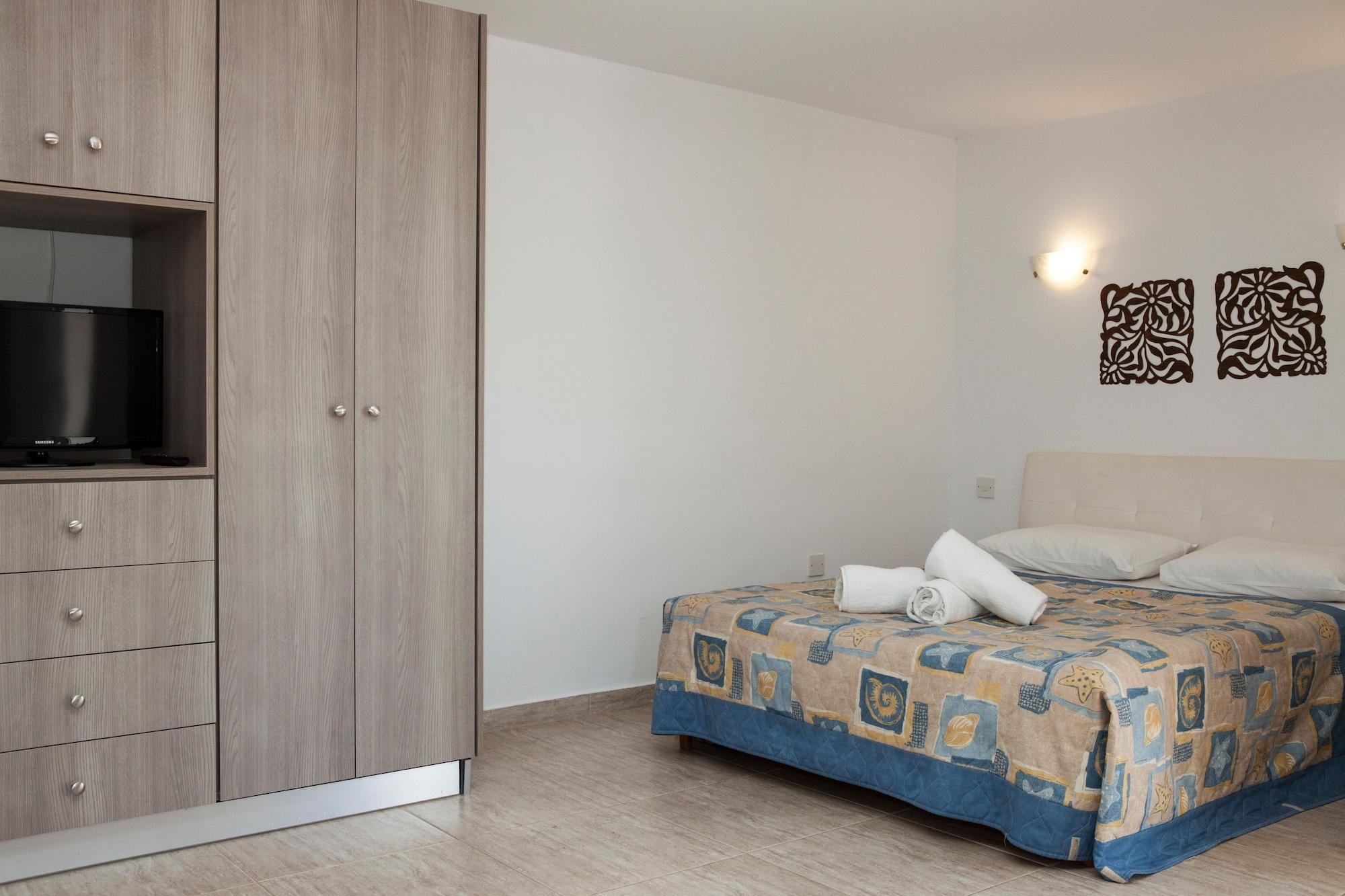 Alecos Hotel Apartments Пафос Екстер'єр фото