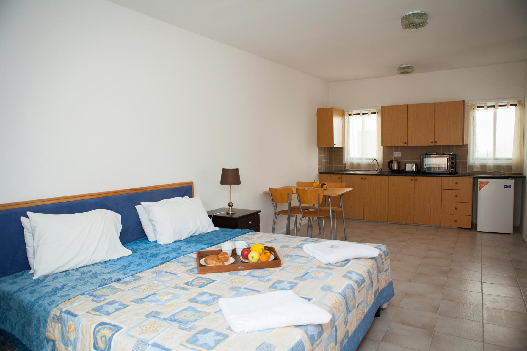 Alecos Hotel Apartments Пафос Екстер'єр фото