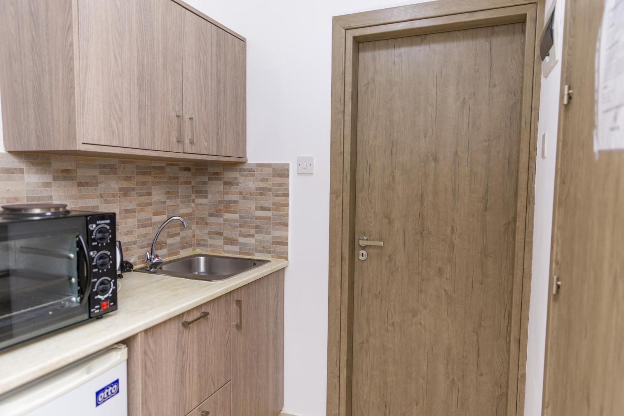 Alecos Hotel Apartments Пафос Екстер'єр фото