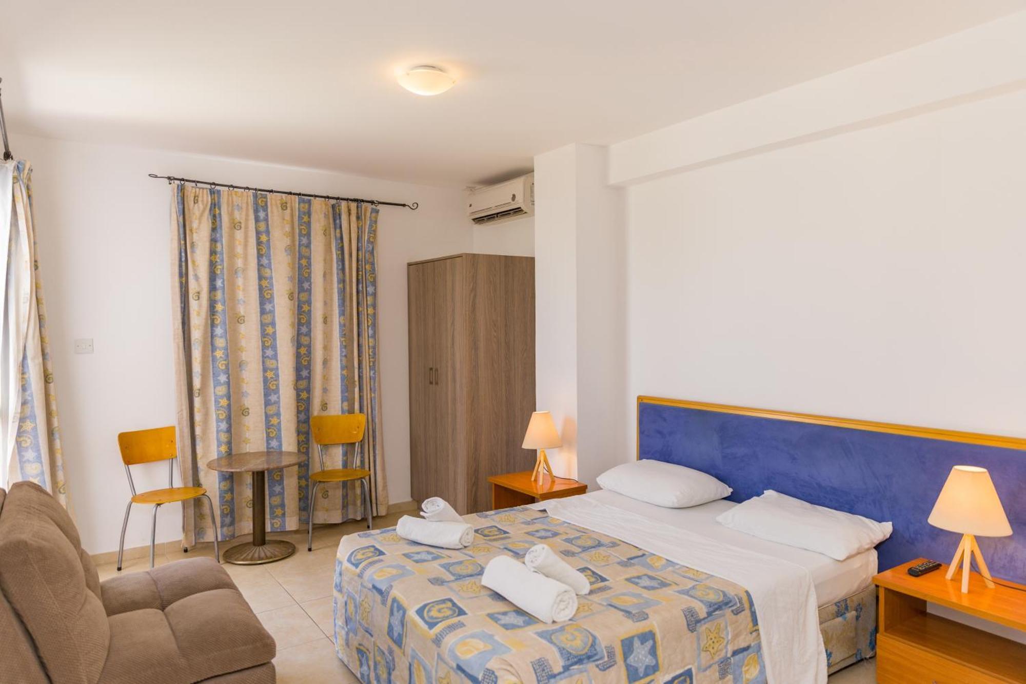 Alecos Hotel Apartments Пафос Екстер'єр фото