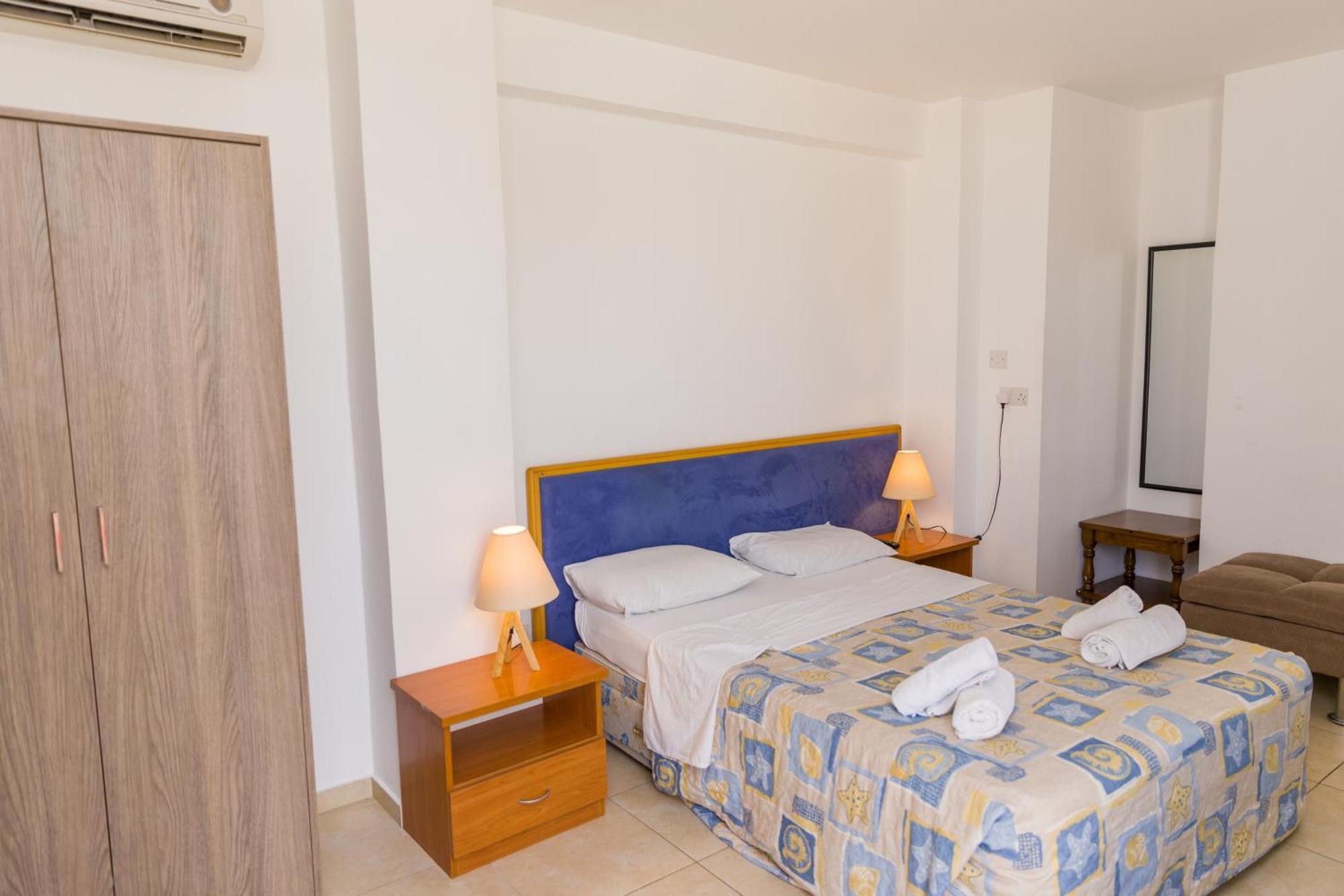 Alecos Hotel Apartments Пафос Екстер'єр фото