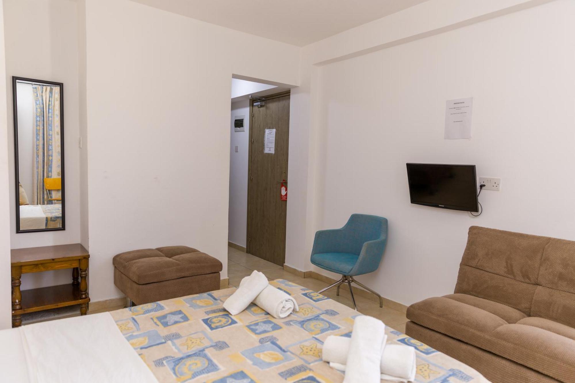 Alecos Hotel Apartments Пафос Екстер'єр фото
