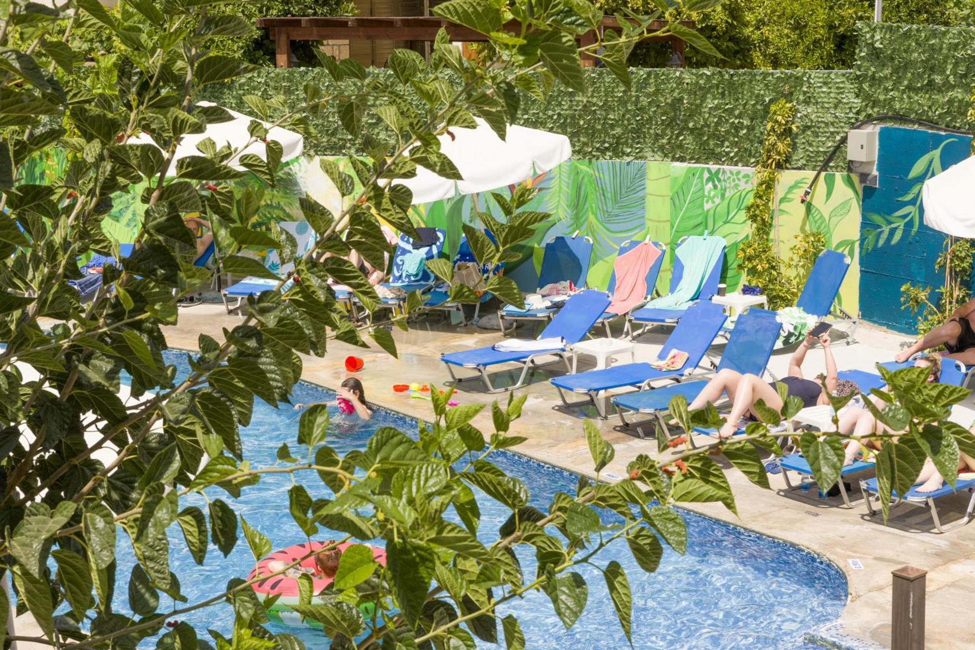 Alecos Hotel Apartments Пафос Екстер'єр фото