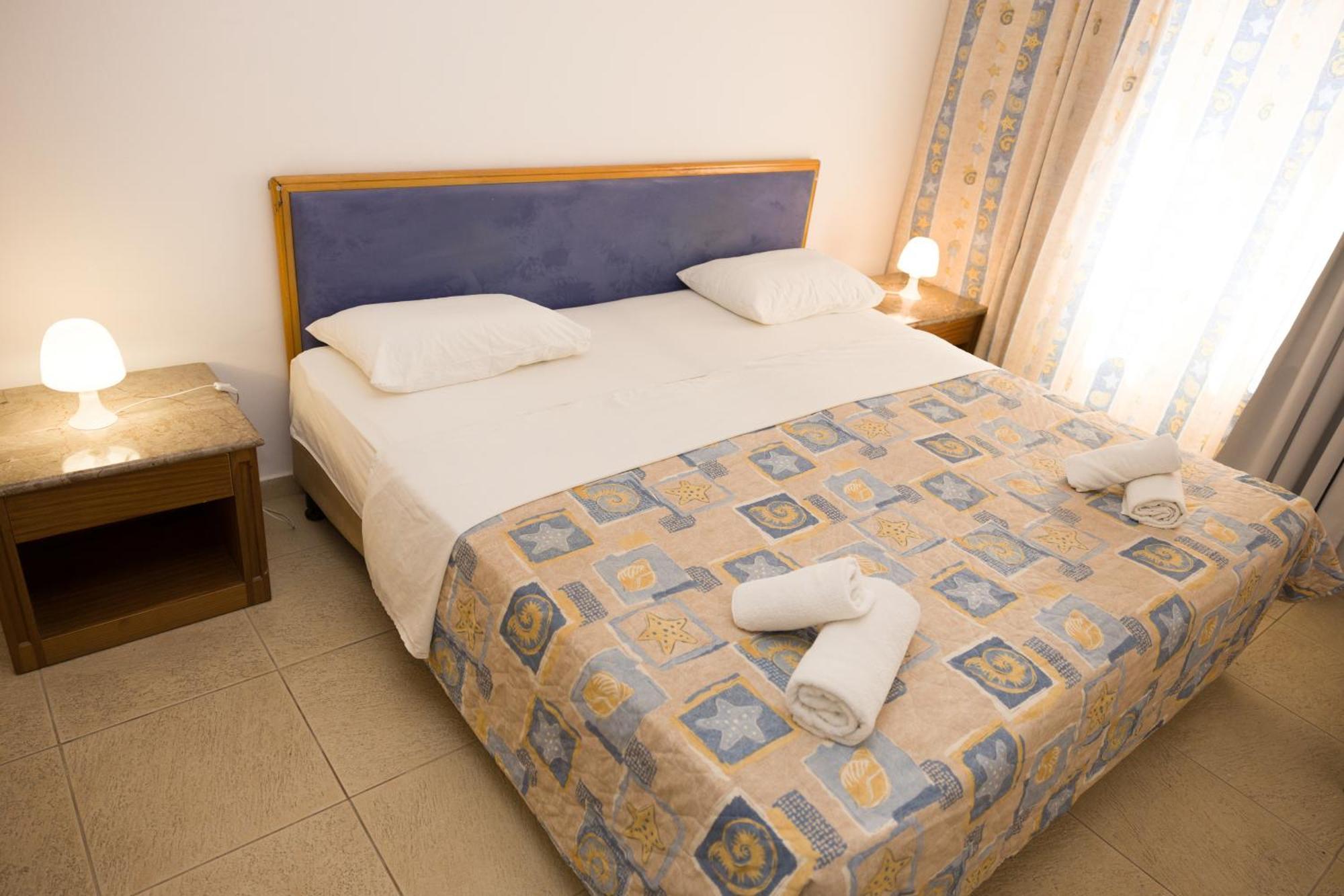 Alecos Hotel Apartments Пафос Екстер'єр фото