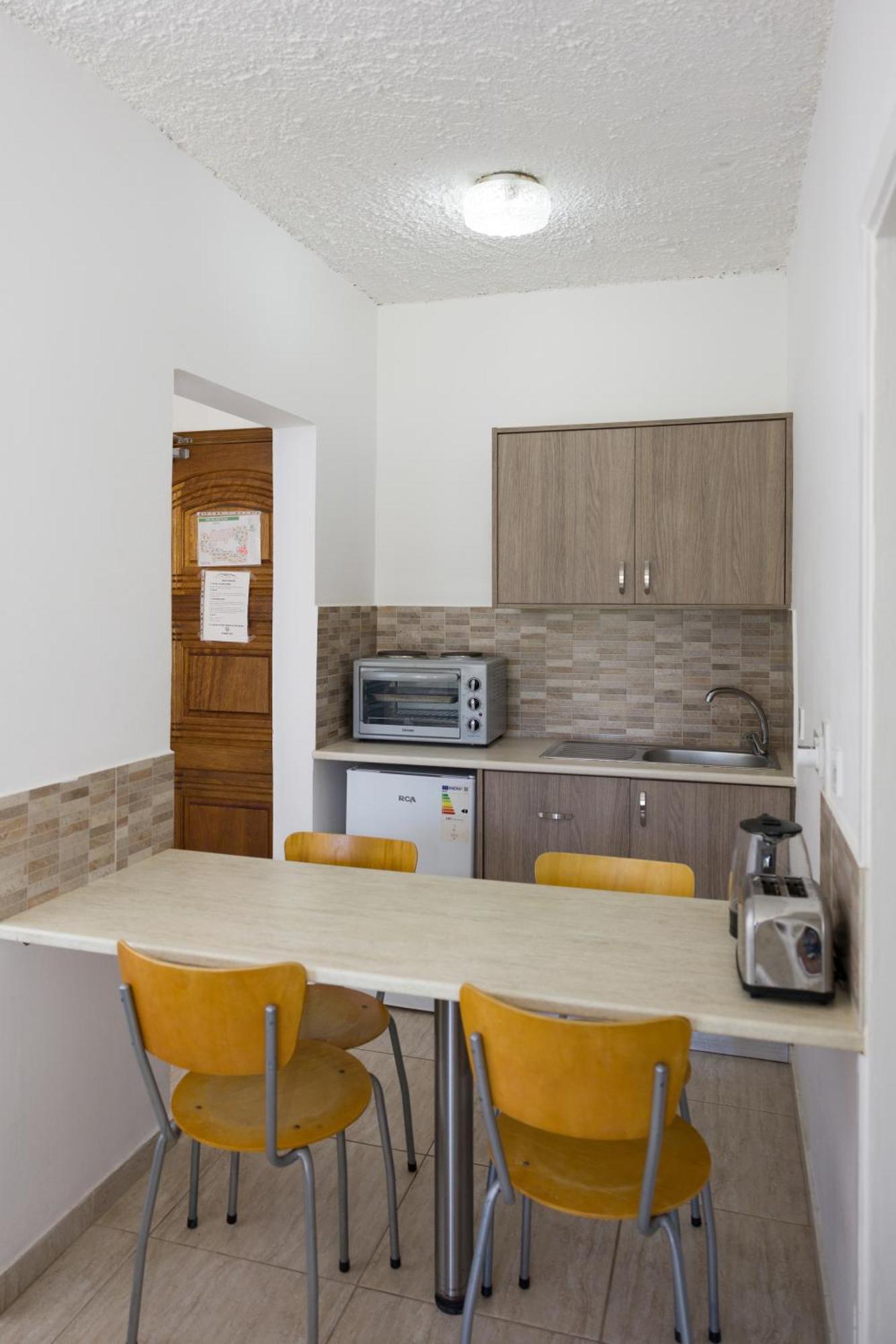 Alecos Hotel Apartments Пафос Екстер'єр фото