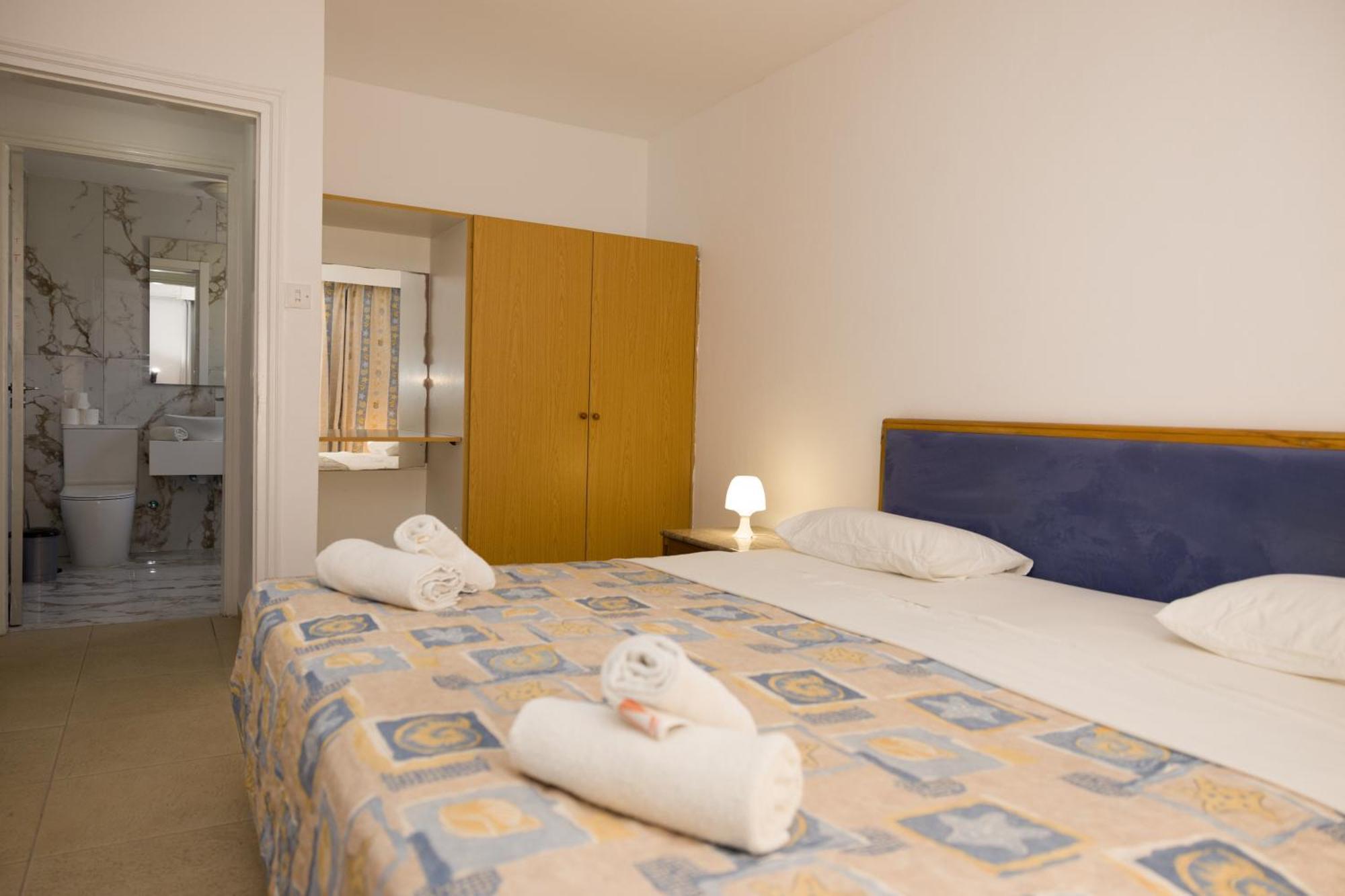 Alecos Hotel Apartments Пафос Екстер'єр фото
